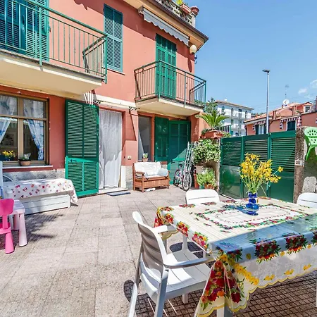 Guesthost - Bandiera Blu Apartment Moneglia