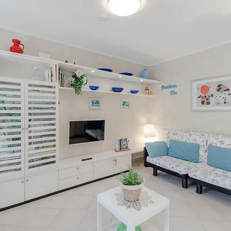 Guesthost - Bandiera Blu Apartment *